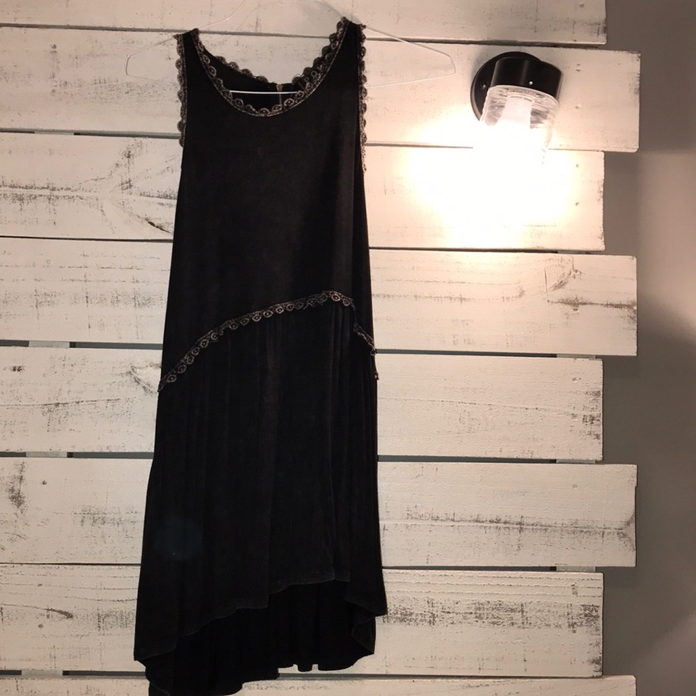 Sleeveless cute casual top with razor back